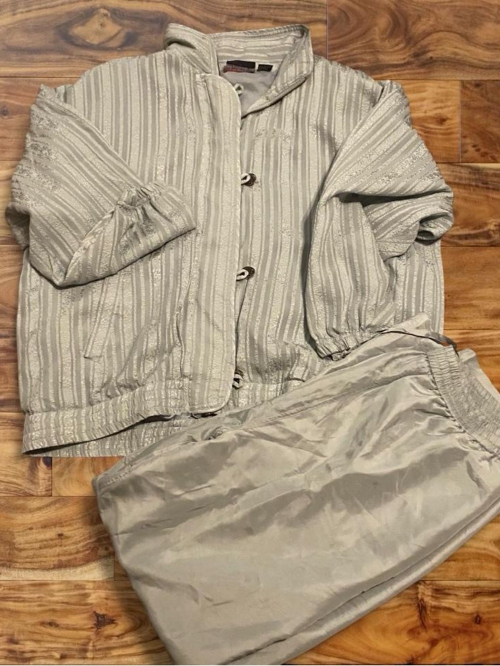 Relaxed Light Green Two-Piece Women’s Pantsuit